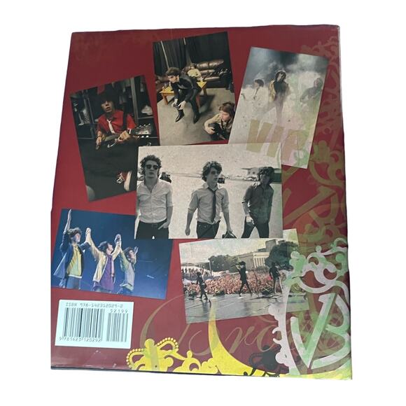 Burning Up on Tour with the Jonas Brothers coffee table book by Jonas brothers - Picture 3 of 6